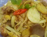 Foto langkah ke 3 dari resep Mie Lebar Goreng.