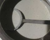 A picture of step 3 of Rice pancake.