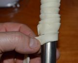 Foto del paso 3 de la receta: Cañoncitos de hojaldre con pastelera