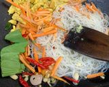 Foto langkah ke 4 dari resep Bihun Goreng Kecap.