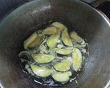 Foto langkah ke 3 dari resep Terong Lada Hitam.