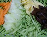 Hình bước làm 1 của món Rau củ thập cẩm xào bò