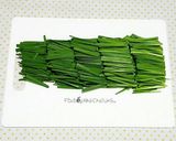 Hình bước làm 1 của món Nộm hẹ & hành tây 부추 양파 무침