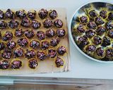 Foto langkah ke 4 dari resep Choco Cornflakes.