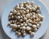 A picture of step 2 of Roasted Fox Nuts.