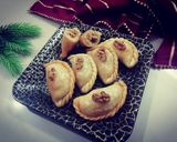 वॉलनट गुझिया(walnut Gujhiya recipe in hindi) रेसिपी चरण 9 फोटो
