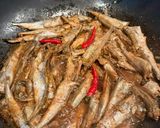 Hình bước làm 2 của món Cá lòng tong kho khô