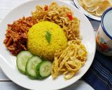 Foto langkah ke 4 dari resep Nasi Kuning Magicom #Bandung_RecookNiaBayens.