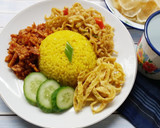 Foto langkah ke 4 dari resep Nasi Kuning Magicom #Bandung_RecookNiaBayens.