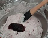 Foto langkah ke 6 dari resep Blueberry Cheesecake.