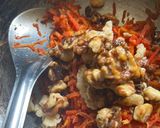 A picture of step 2 of Black carrots and walnuts halwa.