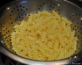 A picture of step 10 of Sweet chilli and tomatoes pasta.