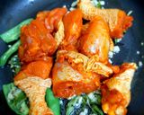 A picture of step 4 of Spicy chicken ghee roast.