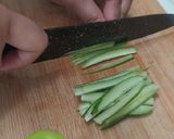 Foto langkah ke 3 dari resep Vietnamese Summer Roll.
