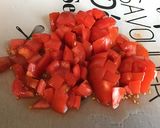 Une image de l'étape 6 de Pavés de saumon aux tomates, oignon de roscoff et jus citronné.