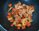 如何用鹽麴來料理？🤔鹽麴時蔬炒豆包😍的食譜步驟2照片