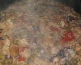 Foto del paso 5 de la receta: Arroz rojo con pollo y mariscos