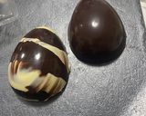 Foto del paso 8 de la receta: Huevos de Pascua de chocolate al 70%