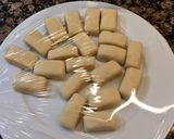 Foto del paso 5 de la receta Bombones de mazapán, rellenos de fruta escarchada