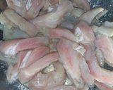 A picture of step 1 of Finger crumbs fish.