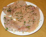 Foto del paso 1 de la receta: PECHUGA DE POLLO A LA PLANCHA CON  QUINUA TABULÉ