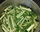 भिंडी की सब्जी (bhindi ki sabzi recipe in Hindi) रेसिपी चरण 1 फोटो