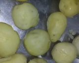 A picture of step 3 of Aloo papad.