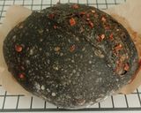 Foto langkah ke 23 dari resep Charcoal Wijen Chili Flakes Cheese Sourdough Bread (Open Bake Method).