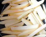 รูปขั้นตอนการทำที่ 3 ของ เฟรนช์​ฟราย homemade fresh​ cut french​ fries​#airfryer