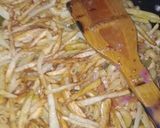 A picture of step 3 of Chicken fries Macaroni.