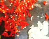 Hình bước làm 1 của món Ốc móng tay xào sả ớt