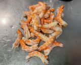 Une image de l'étape 2 de Crevettes sauvages marinées aneth citron tomates cerises.