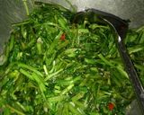 Foto langkah ke 5 dari resep Tumis KanSelIr (Kangkung Selada Air).