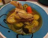 Foto del paso 2 de la receta: Caldo de pollo exprés