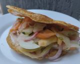 Foto del paso 5 de la receta: Arepa🫓de maíz🌽pelado rellena de carne asada🥩y ensalada🥙🧆