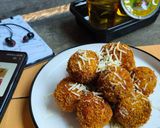 Foto langkah ke 5 dari resep Bola-Bola Roti Tawar Keju.
