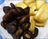 Hình bước làm 1 của món Đậu cô ve xào nấm chay