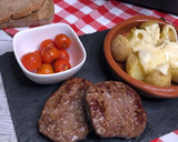 Foto del paso 4 de la receta: Cena suiza de Raclette de queso y patatas con hamburguesas al grill