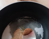 Foto del paso 1 de la receta: Caramelos de limón, jengibre, clavo y miel 🍯 🍋 Caramelos de miel y limón especial vías respiratorias
