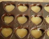 Foto del paso 7 de la receta: Bombones corazón rellenos de crema de orujo