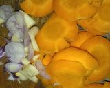 Foto langkah ke 1 dari resep Sup Jamur Tiram Bola-bola Daging.