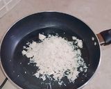 A picture of step 1 of Chicken vegetable spring rolls.