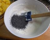 Foto del paso 1 de la receta: Mango fresco y yogurt con chía, semillas de amapola y chocolate amargo