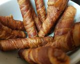 A picture of step 2 of My large pigs in blankets😁.