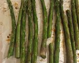 A picture of step 2 of Lightly Spiced Roast Asparagus Stems.