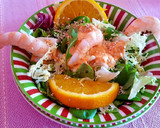 Foto del paso 3 de la receta: Ensalada con naranja y langostinos