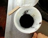 A picture of step 2 of Oreo ice-cream yogurt.