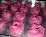 Foto langkah ke 3 dari resep Dragon fruit cookies.
