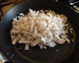 Foto del paso 2 de la receta: Potaje de champiñones con cebolla a cocción lenta