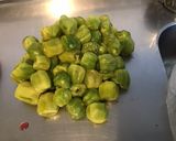 Une image de l'étape 2 de Compote de kiwis et pêches de vigne à la noix de coco.